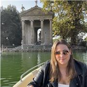 Laureanda in lettere moderne . Mi chiamo Aurora e offro ripetizioni di letteratura italiana e materie umanistiche, come storia e storia dell’arte. Mi rendo disponibile anche per aiuto compiti. In zona Nettuno/ Anzio. Il tutto con un metodo personalizzato